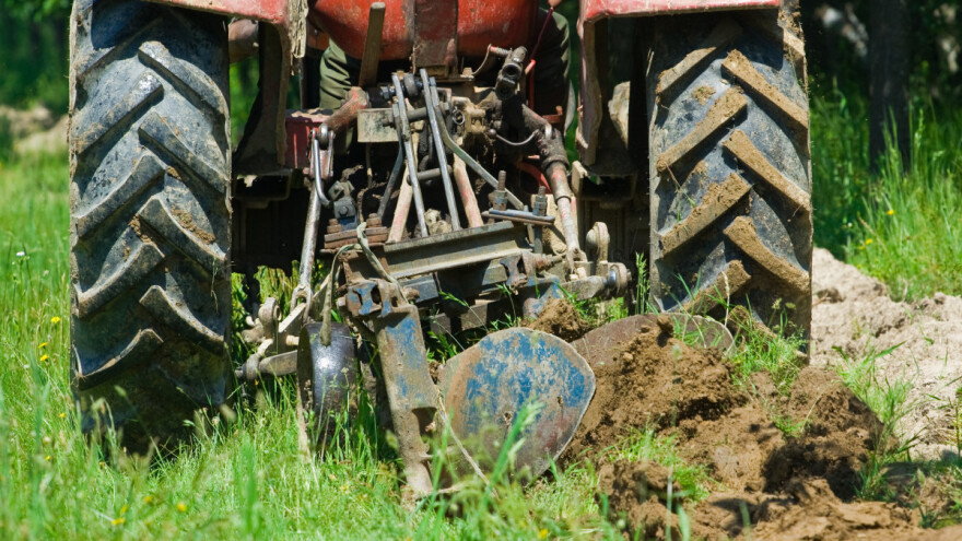 Neslavni rekorder: Vozaču traktora izmjereno 3,7 promila akohola u krvi
