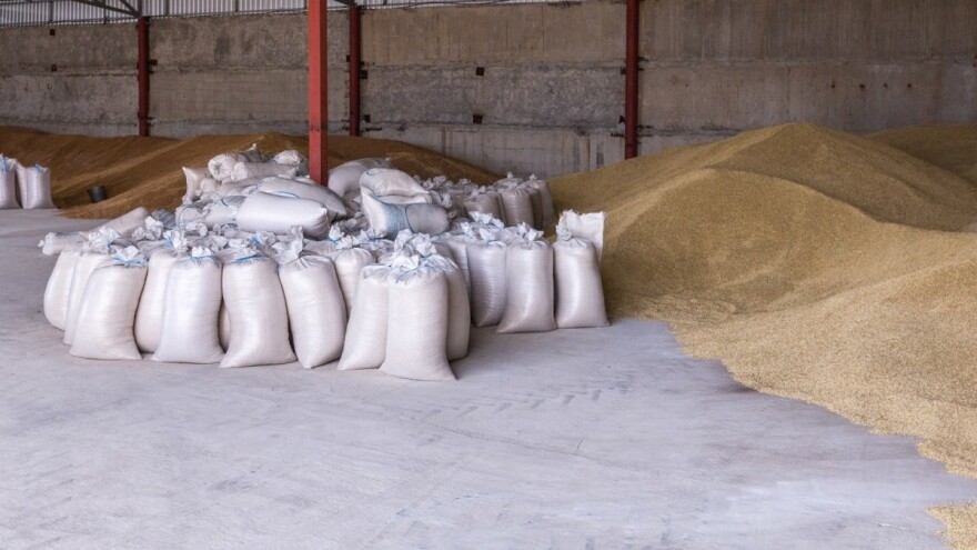 RS interventno nabavlja pšenicu, ulje, so, šećer, meso i naftu