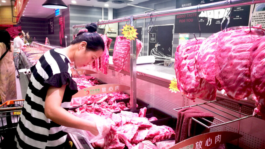 Kina zbog svinjetine smanjuje carinu na uvoz, ali i na tržište stavlja državne rezerve