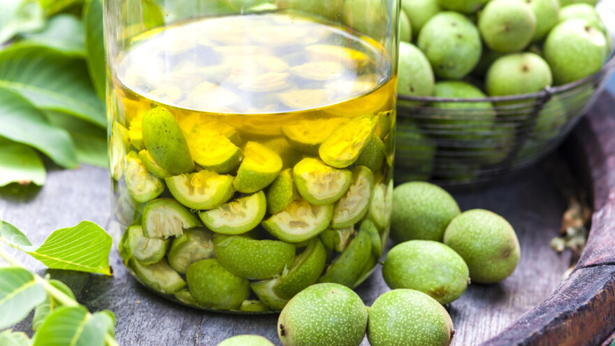 Kako napraviti liker od zelenih oraha?