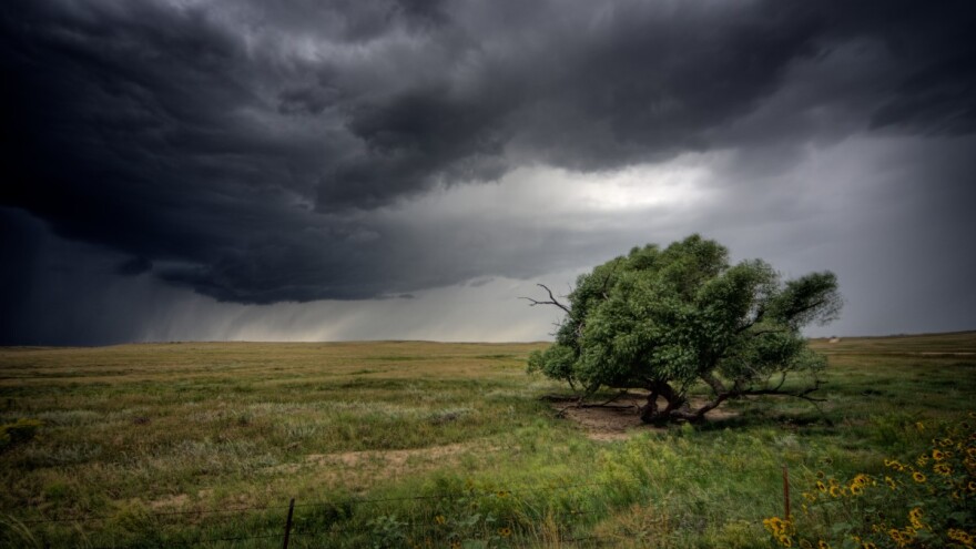 Večeras pad temperature: Grad i jak olujni vetar