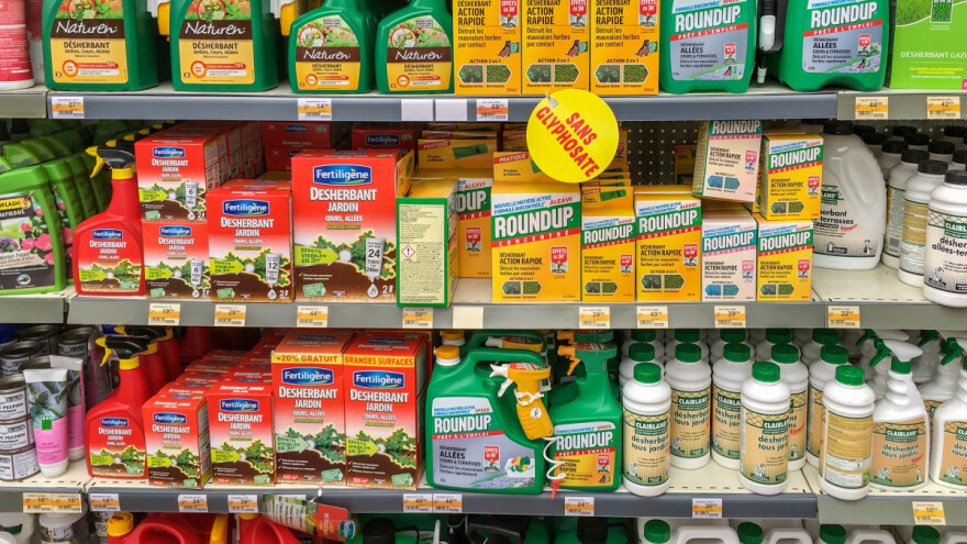 Bayer mora platiti 1,56 milijardi dolara odštete zbog Roundup herbicida