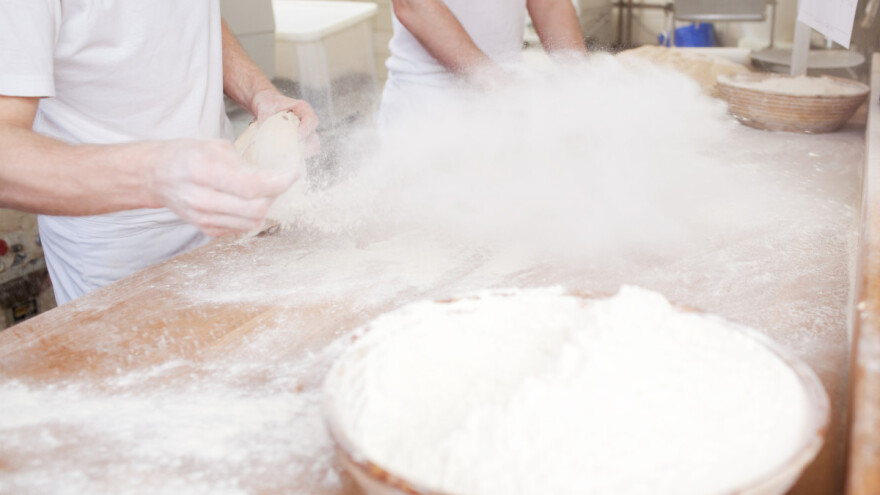 Raspisan poziv proizvođačima hleba za kupovinu brašna po subvencionisanim cenama