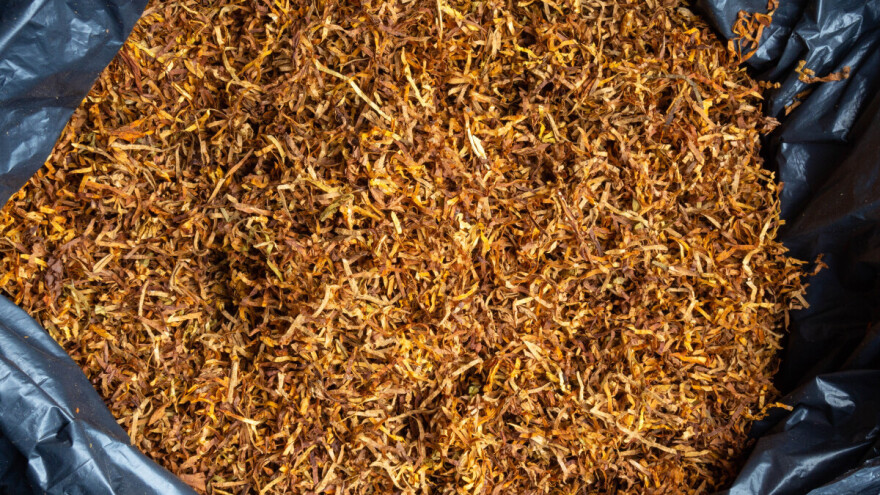 Policija zaustavila auto, pa pronašla 100 kg duvana