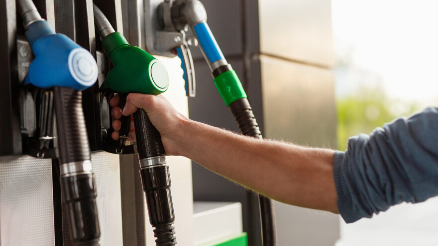 Gorivo opet poskupelo: Dizel 208 dinara, benzin 195 dinara