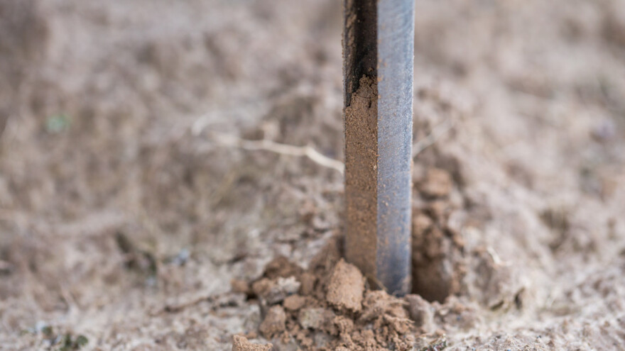 Meštani zabrinuti: Nepoznati ljudi upali na privatni posed i uzimali uzorke zemljišta