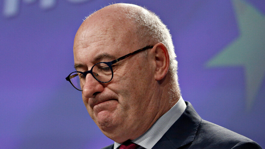 Fil Hogan podneo ostavku - prekršio mere protiv virusa korona