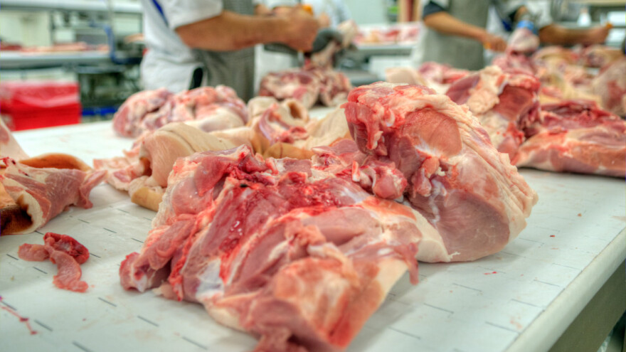 Viša cena teladi, tovne svinje od 80 do 120 kila - 240 do 300 dinara za kilogram