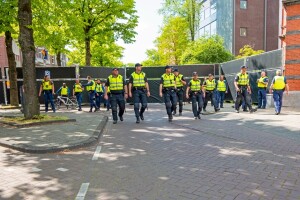 Vanredno stanje u nizozemskom Almelu - policija pendrecima tukla poljoprivrednike