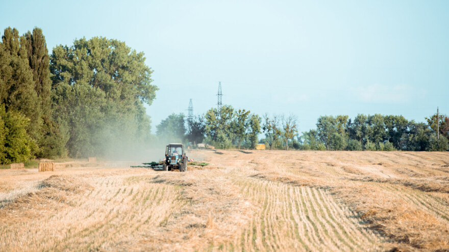 29-godišnjak poginuo u prevrtanju traktora