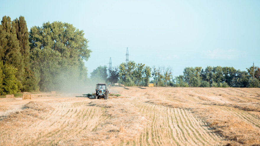 Vozio traktor pod utjecajem alkohola pa "zaradio" novčanu i uvjetnu kaznu zatvora