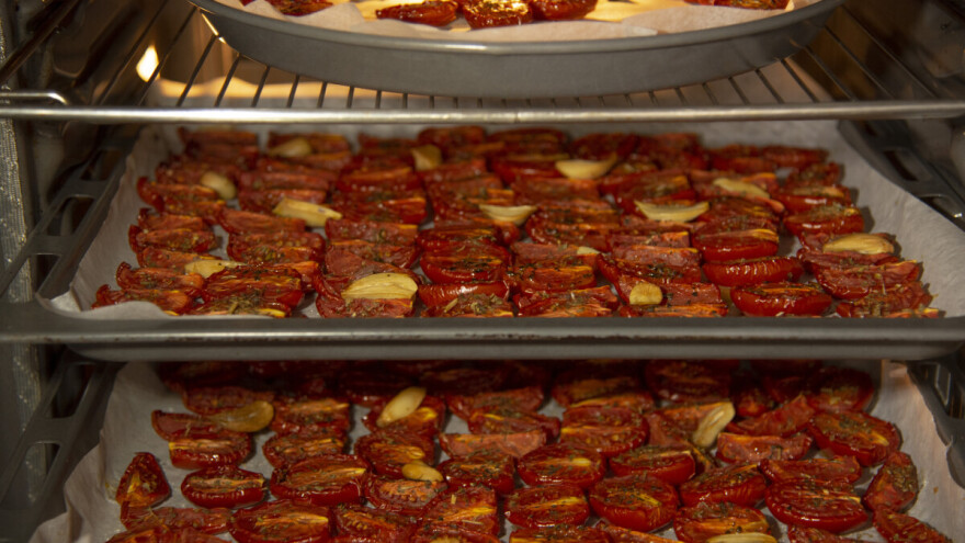 Ekstra zimnica - sušeni paradajz sa začinima može trajati cijelu zimu