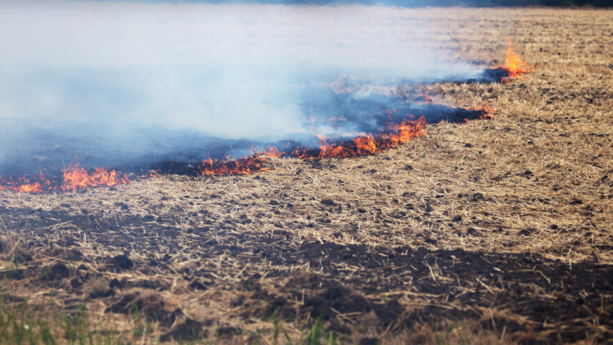 Požari haraju strništima - izgorjelo još 150 rolo bala