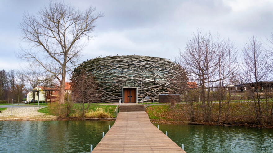 Farma Rodino gnezdo: Premijer Češke umešan u prevaru tešku dva miliona dolara?