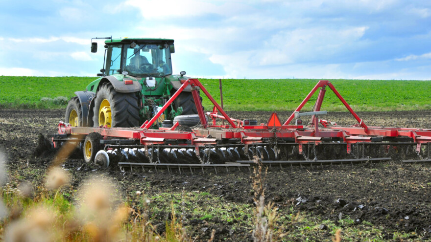 Moderni feudalizam: Predložen zakon kojim bi se mali poljoprivrednici štitili od oligarha