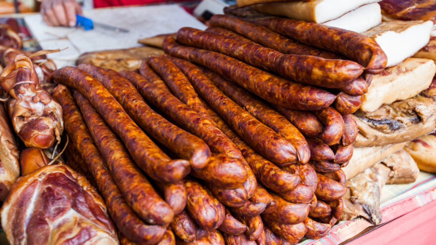 Slovenci pomeli konkurenciju u pravljenu salame - ko pravi najbolje kobasice?