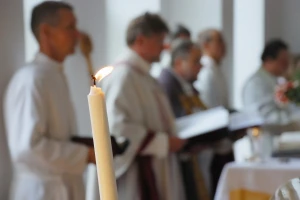 Svijećnica: Posvećena svijeća čuva od munje, leda i groma, ali i uroka