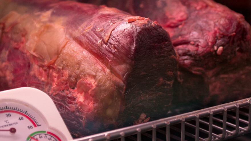 Kako izbeći buđ kod suvog zrenja mesa?