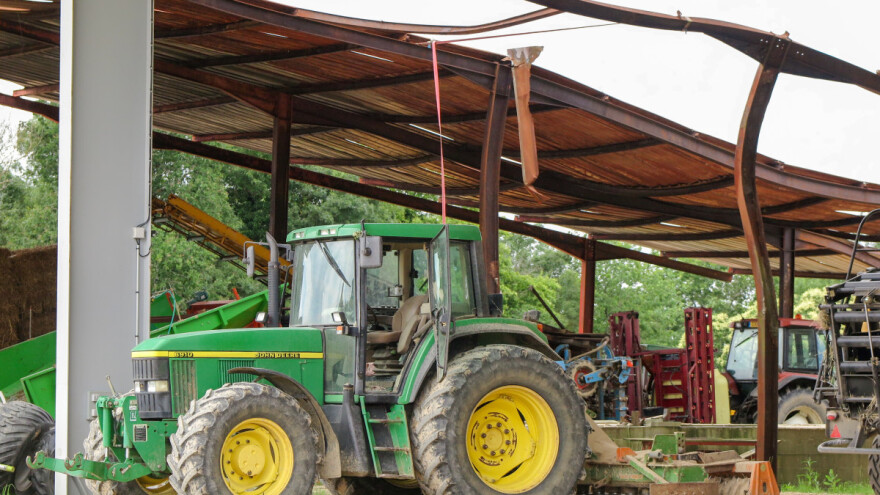 Ukradeno gorivo i dijelovi za traktor