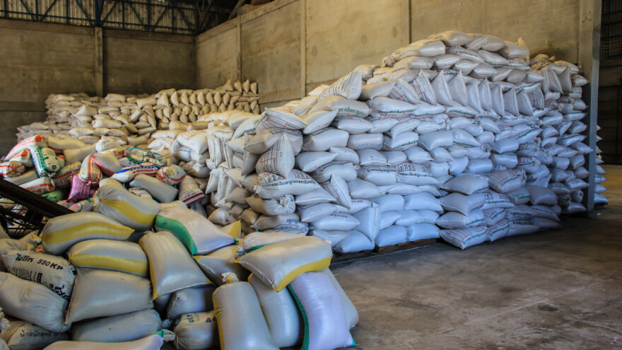 Za nedelju dana stiže oko 1.000 tona đubriva za ratare Braničeva - postignut dogovor