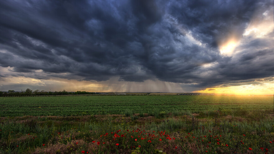 Promenljivo vreme narednih dana - mogući prljuskovi i grmljavina