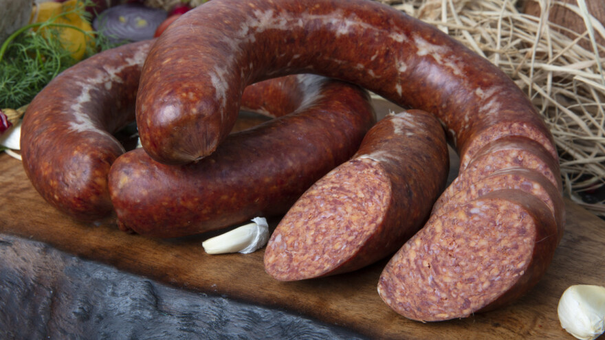 Krajiški sudžuk pravi se od govedine i tri začina