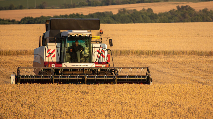 Ječam podbacio, kombajni se spremaju za pšenicu, brine cijena?