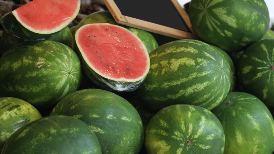 TISUP: U lipnju zabilježene niže cijene lubenice i jabuka, a više rajčice i paprike