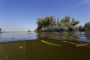 Oko 35.000 litara nafte izlilo se u Dunav kod Čelareva: Usledila hitna sanacija
