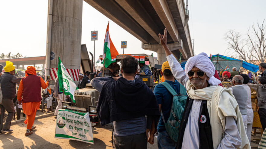 Indija: Ukinuti kontroverzni poljoprivredni zakoni, šta još traže farmeri?