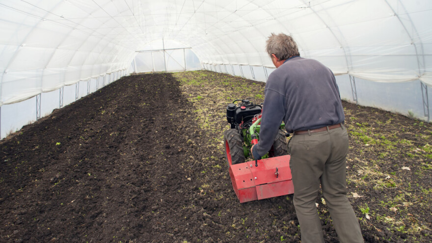 Zašto je važno podrivanje zemljišta u plastenicima?