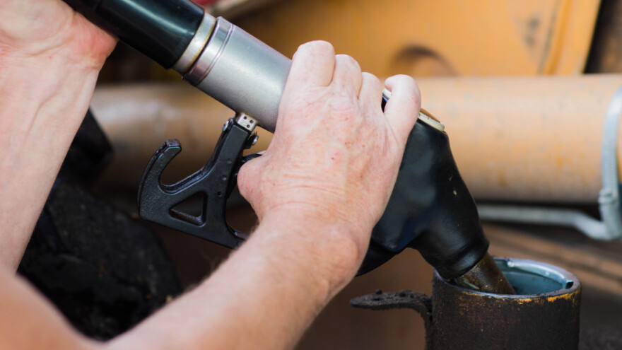 Dizel poskupeo za dva, benzin za jedan dinar