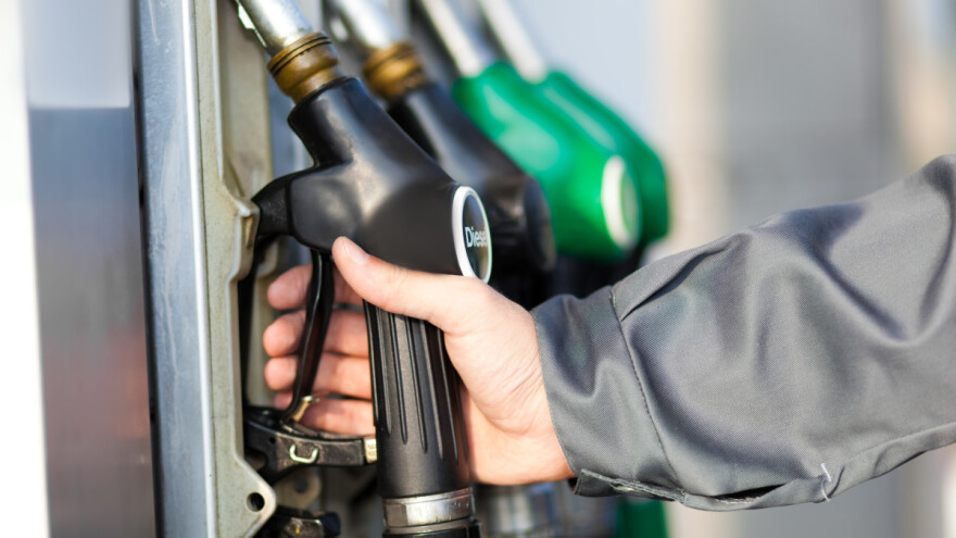 Od ponoći jeftinije gorivo