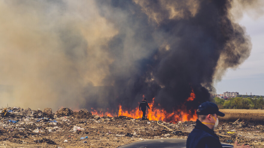 Na livadi se zapalio taktor