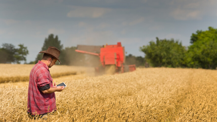 Koja su obvezna davanja državi za sve poljoprivrednike?
