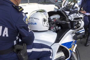 Neopisiva tragedija, dvogodišnje dijete izgubilo život pod kotačima traktora