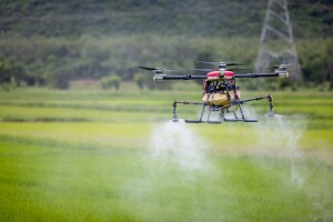 Upotreba dronova u primjeni pesticida kod nas još uvijek nije moguća?!