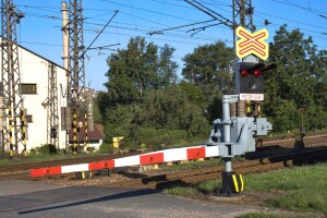 Pod uticajem alkohola traktorom udario u spušteni polubranik