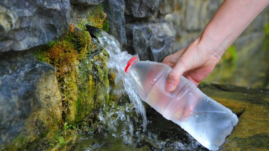 Uvozimo vodu i zatvaramo domaće punionice