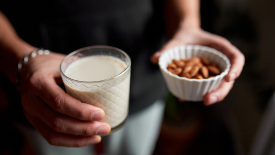 Jesu li biljni napitci zdravija opcija od kravljeg mlijeka?