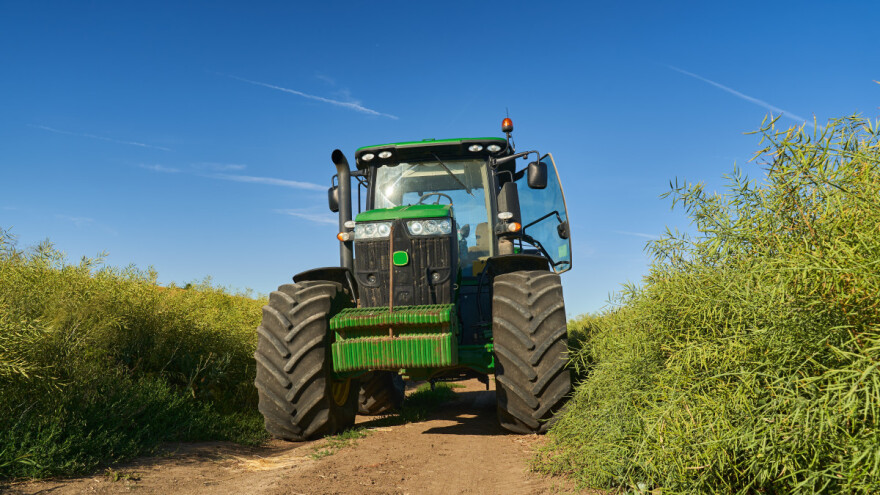Nabavljali mehanizaciju? Dvojac osumnjičen za krađu tri traktora