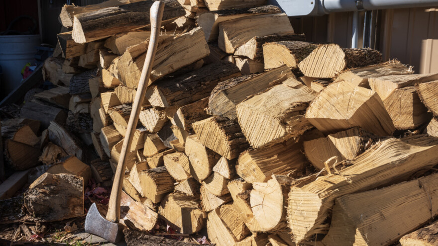 Zašto sušiti drvo za ogrjev?