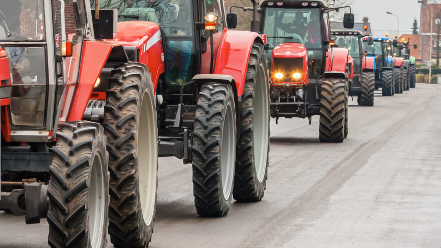 Rumunski poljoprivrednici traktorima izašli na ulice - suša ih pokosila, a pomoći nigdje?