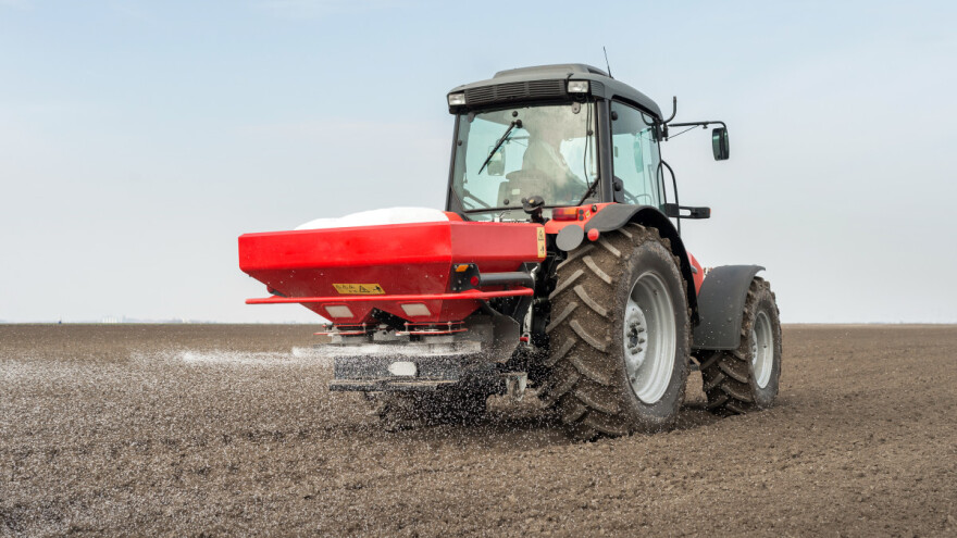 Đubrenje oranica za dobre prinose - prvo uraditi analizu zemljišta