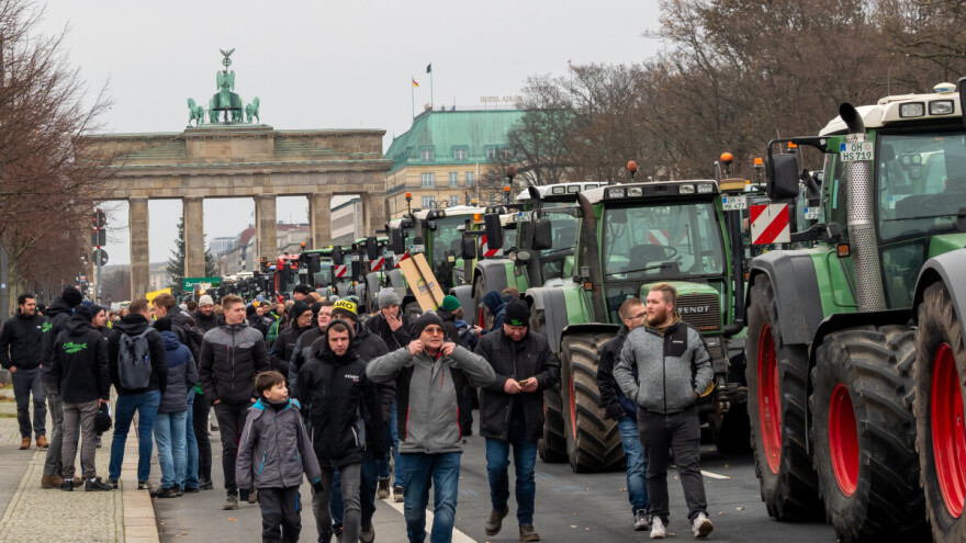 Popušta i Evropska unija pred protestima, naši se dogovorili - u čemu je kvaka?