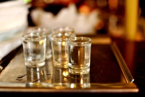 Rakija postaje piće džetseta - vraćamo se na velika vrata?