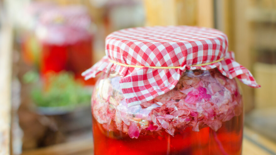 Kako napraviti sirup od đulbe-šećer ruže