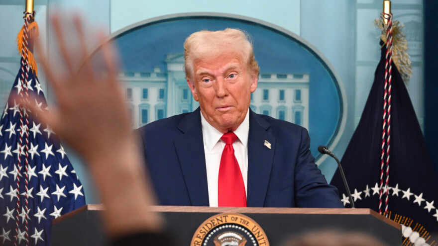 Trump s 12 milijardi dolara sanira štete američkim farmerima, nastale zbog njegovih carina