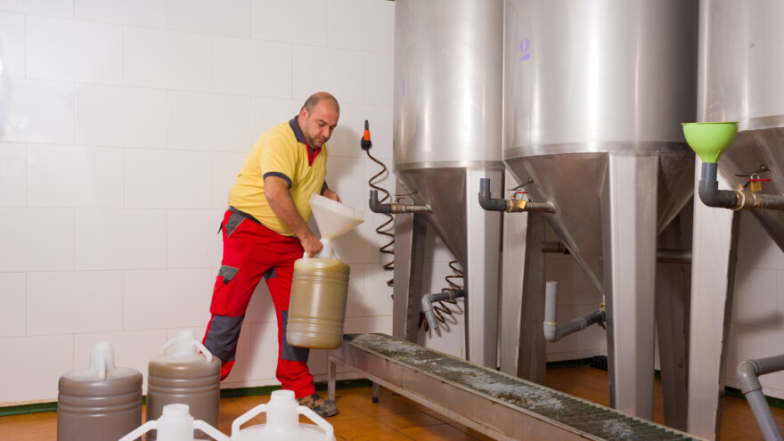 Skladištenje i čuvanje maslinovih ulja: Nemojte prepuniti boce