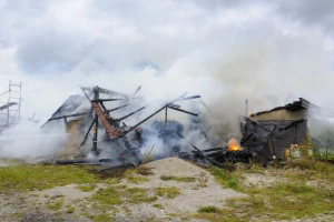 Zapalila se štala! Kako bezbedno evakuisati stoku?